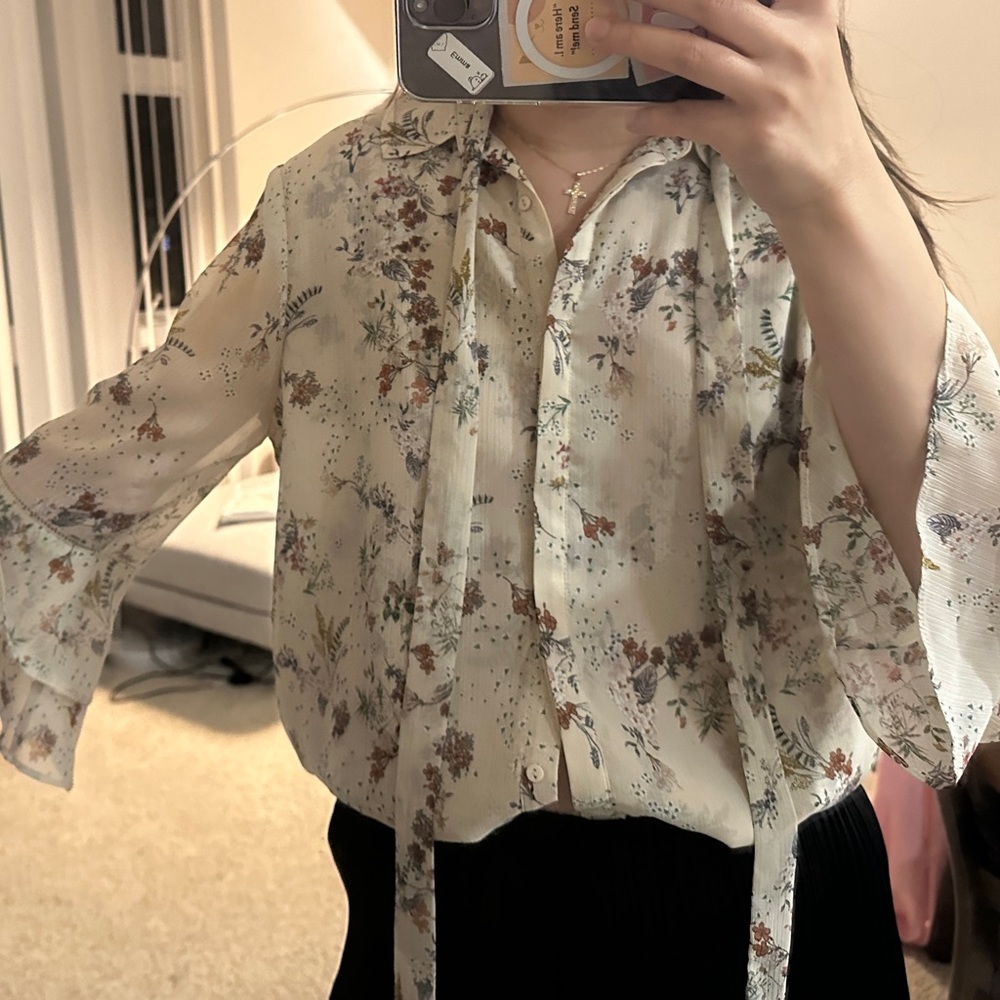 Only biege floral shirt